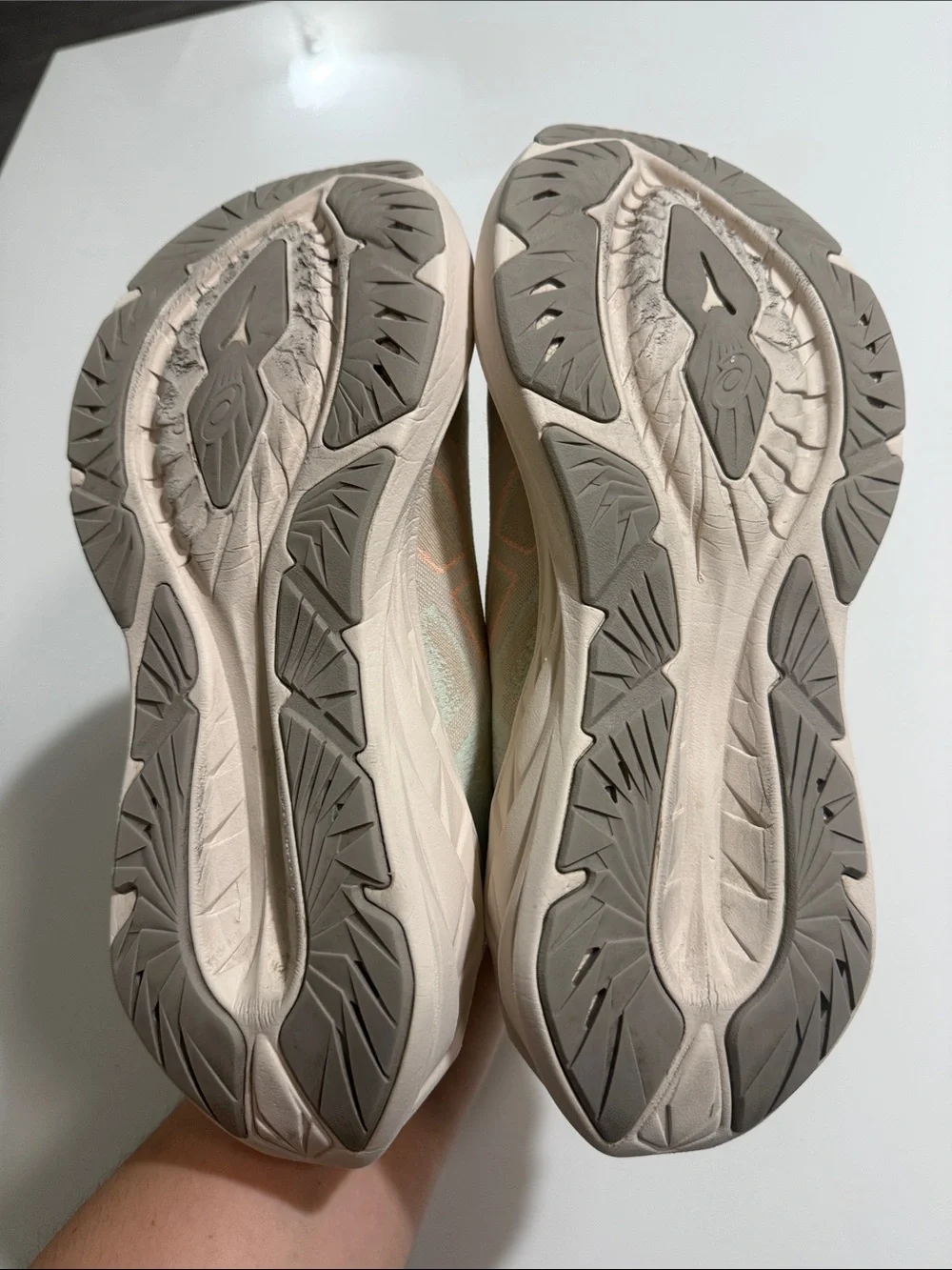 ASICS Novablast 4 Oatmeal Moonrock Women Sz 8.5